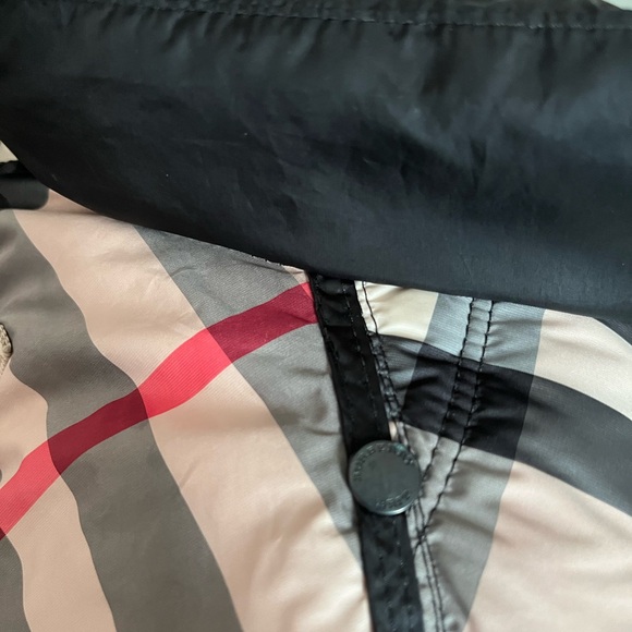 Burberry Black Puffer Vest - Picture 12 of 12